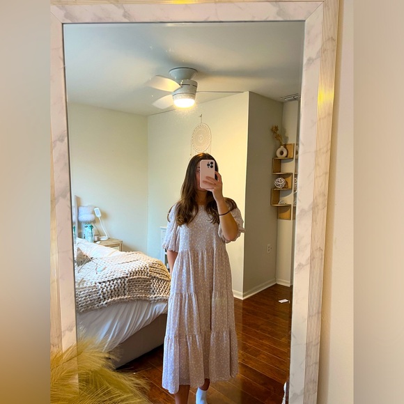 Lavender floral designed dress puffed sleeves size s - Picture 2 of 3